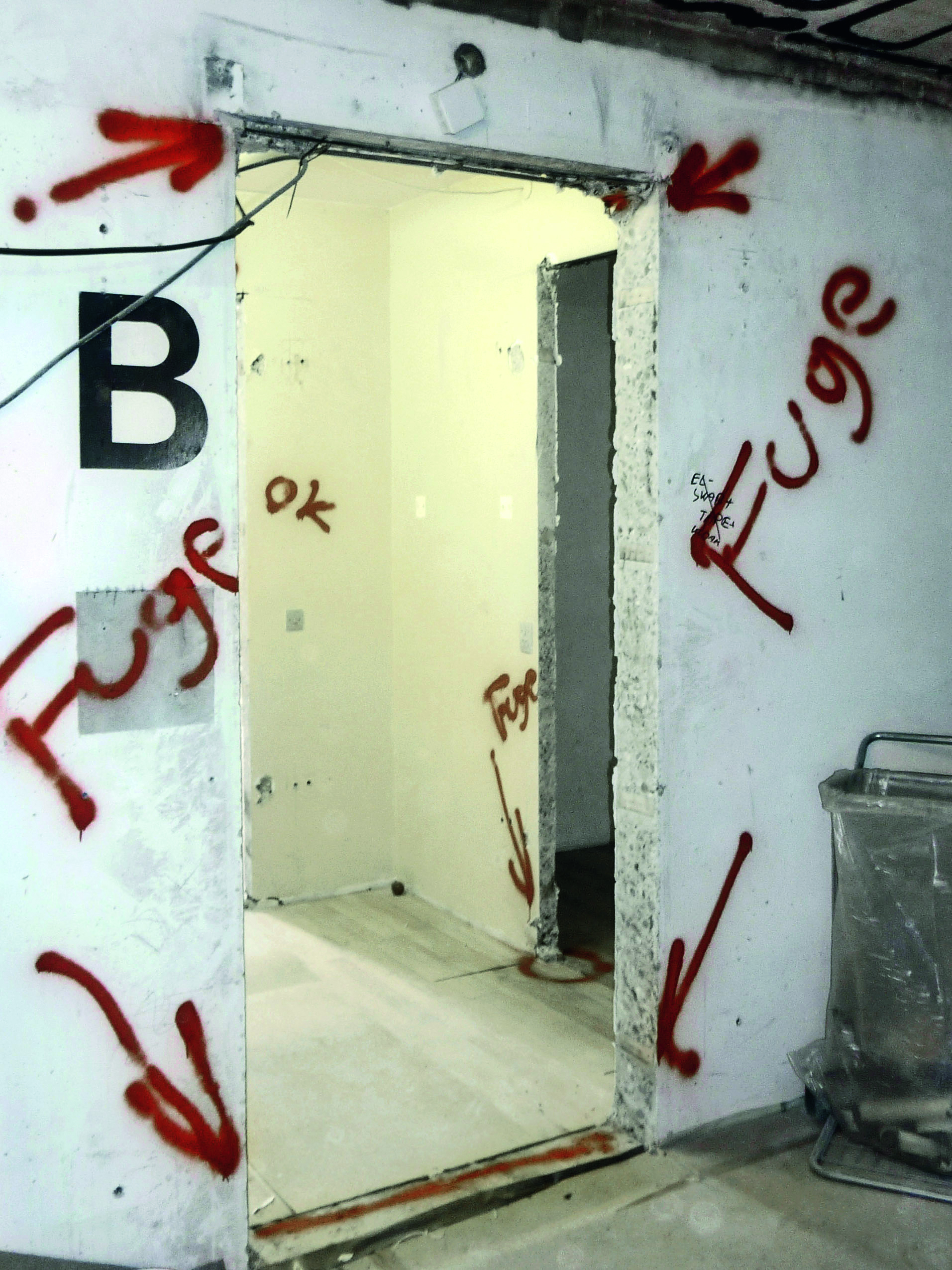 Eksempel på afmærkning af steder med PCB-holdig fugemasse.